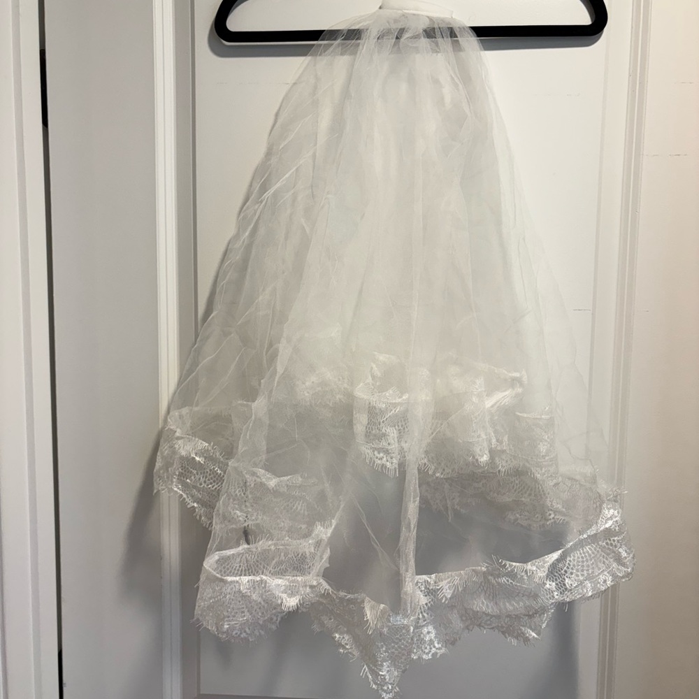 Kat the Label Amore Veil NWT